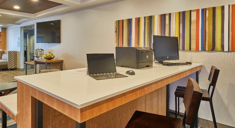 Holiday Express & Medford-central Point By Ihg Central Point